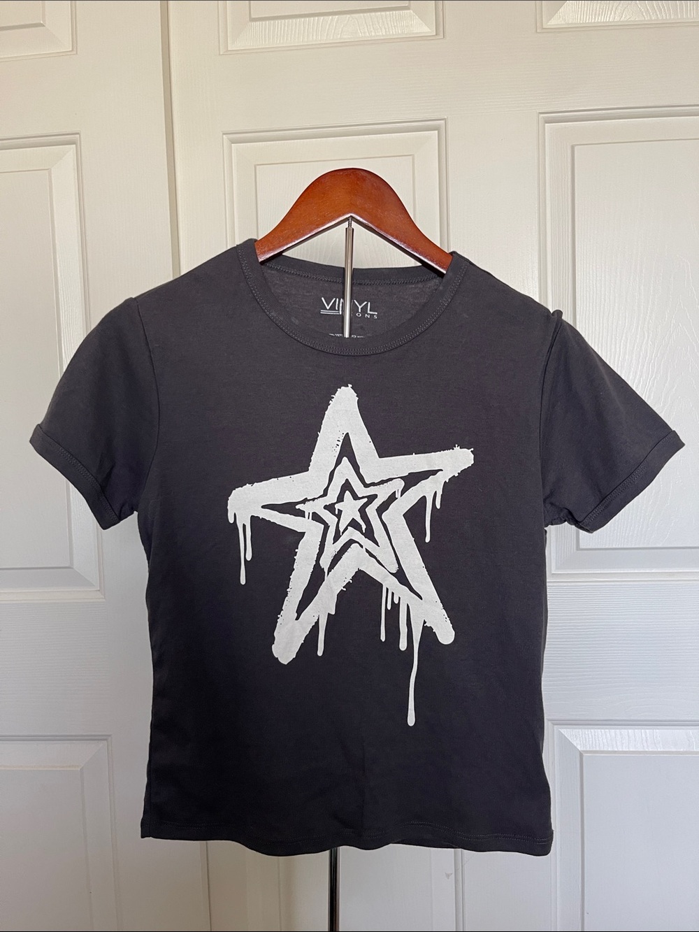 Vinyl icons Stars Black Tee with White Drip Star Graphic